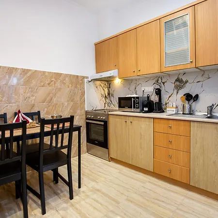 Ella Deluxe Apartman Limenária