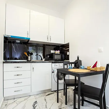 Ella Deluxe Apartman Limenária