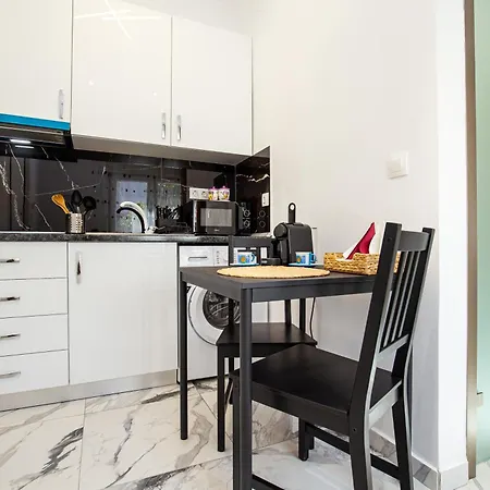 Ella Deluxe Apartman *