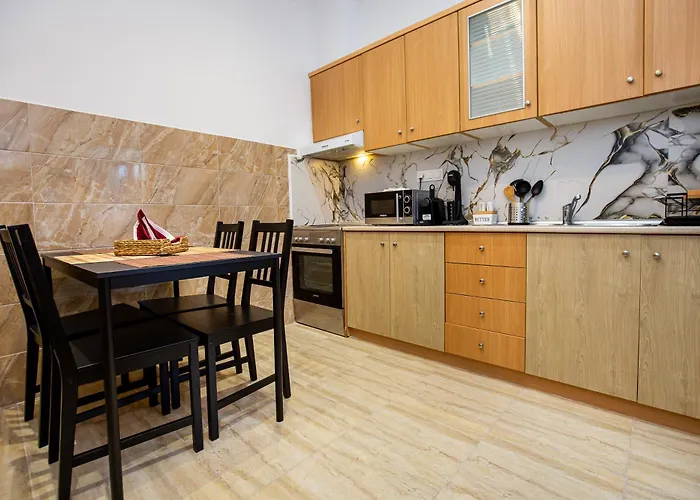 Ella Deluxe Apartman *