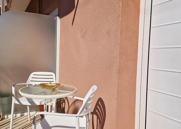 Ella Deluxe Apartman *