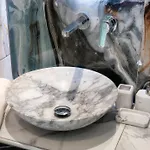 Ella Deluxe
